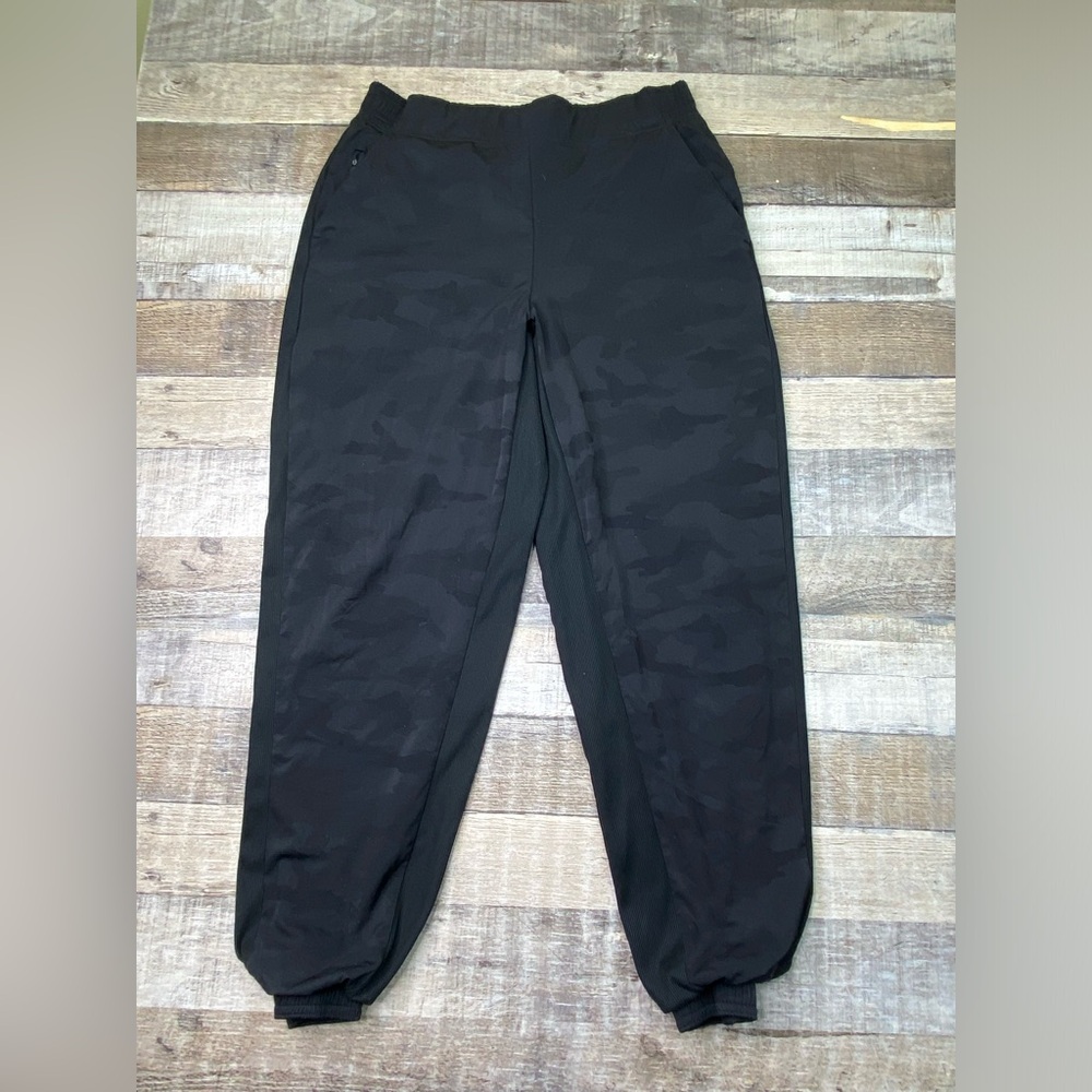 Black Athleta Camouflage Joggers Brooklyn Lined Athleta Size 8